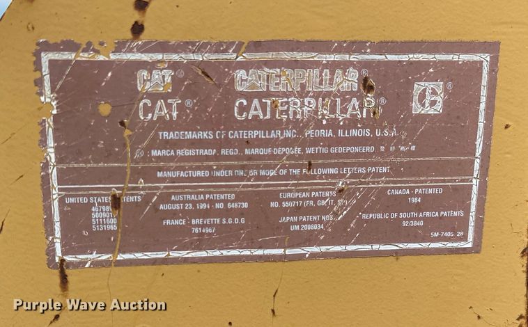 image for item DO7100 1997 Caterpillar  12H motor grader