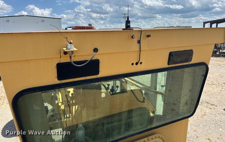 image for item DO7100 1997 Caterpillar  12H motor grader