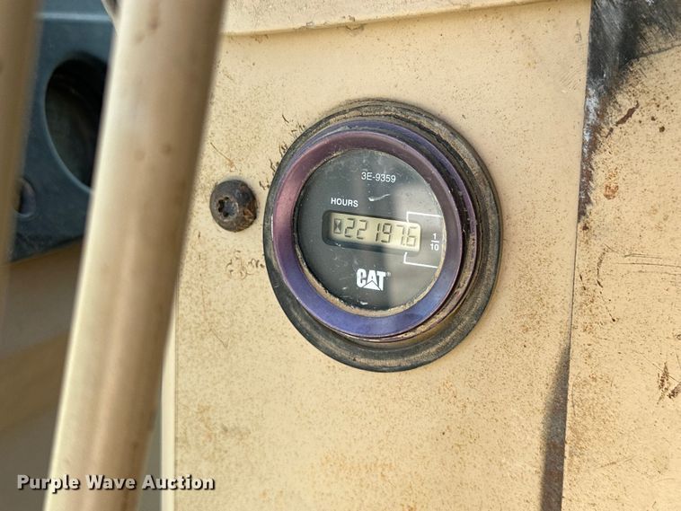 image for item DO7100 1997 Caterpillar  12H motor grader