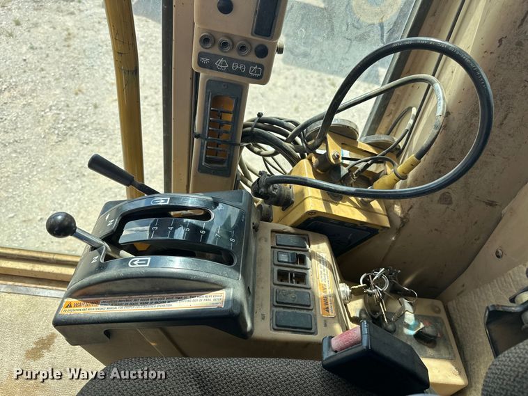 image for item DO7100 1997 Caterpillar  12H motor grader