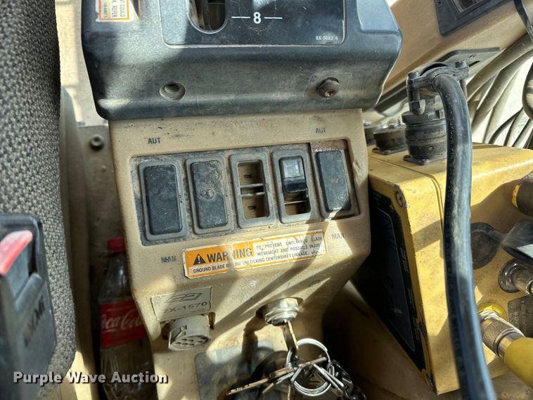image for item DO7100 1997 Caterpillar  12H motor grader