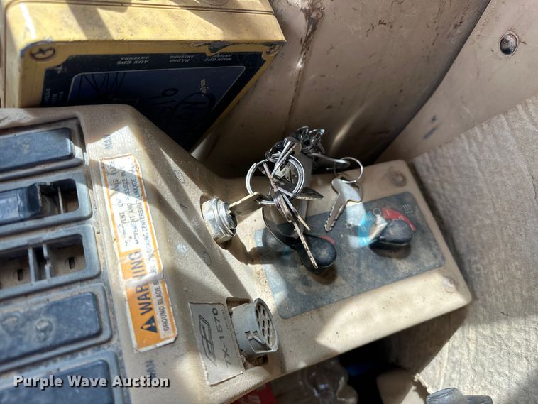 image for item DO7100 1997 Caterpillar  12H motor grader