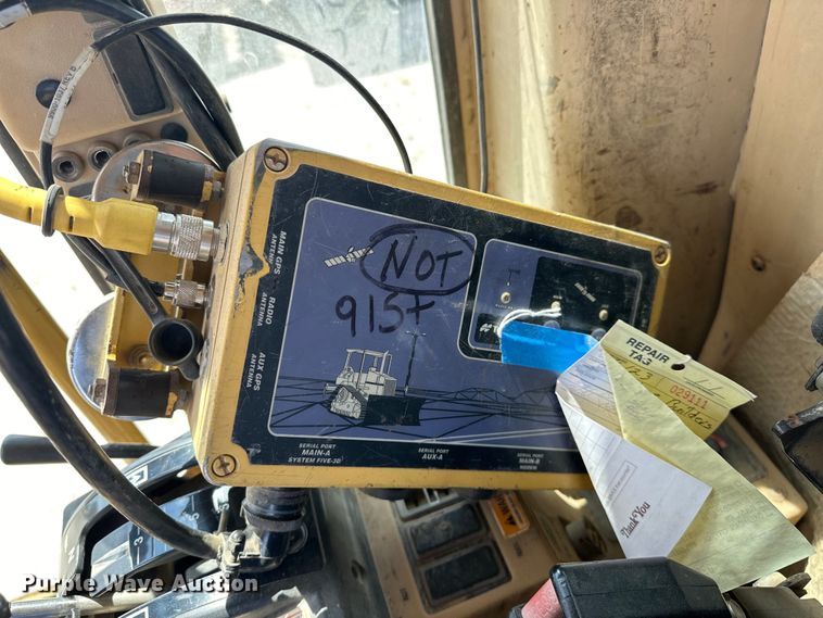 image for item DO7100 1997 Caterpillar  12H motor grader