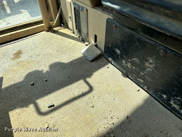 image for item DO7100 1997 Caterpillar  12H motor grader