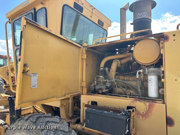 image for item DO7100 1997 Caterpillar  12H motor grader