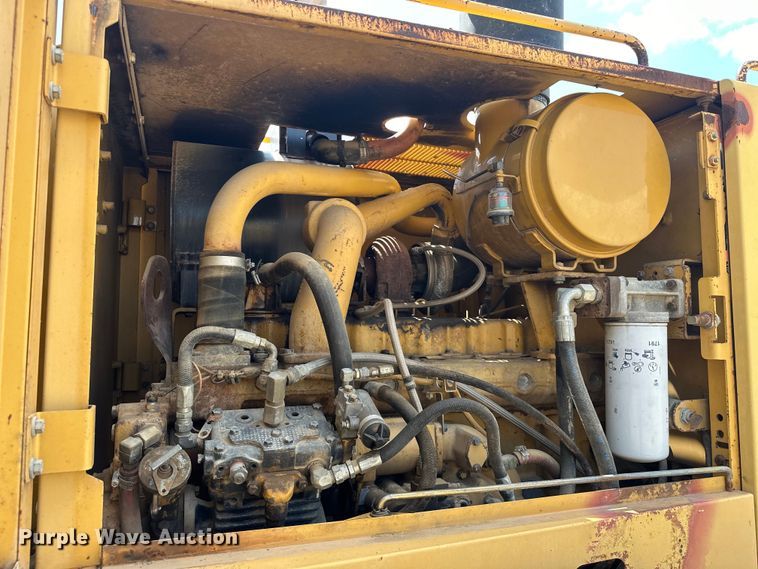 image for item DO7100 1997 Caterpillar  12H motor grader
