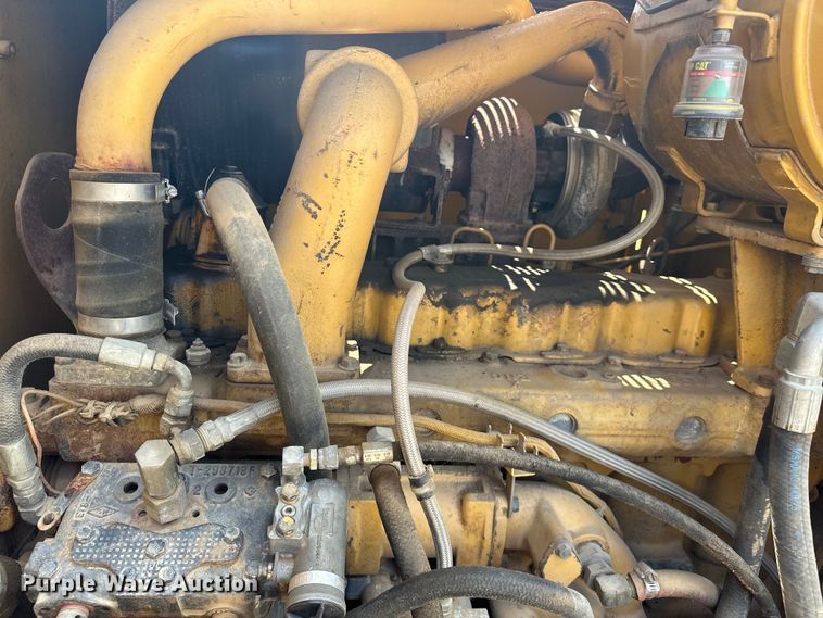image for item DO7100 1997 Caterpillar  12H motor grader