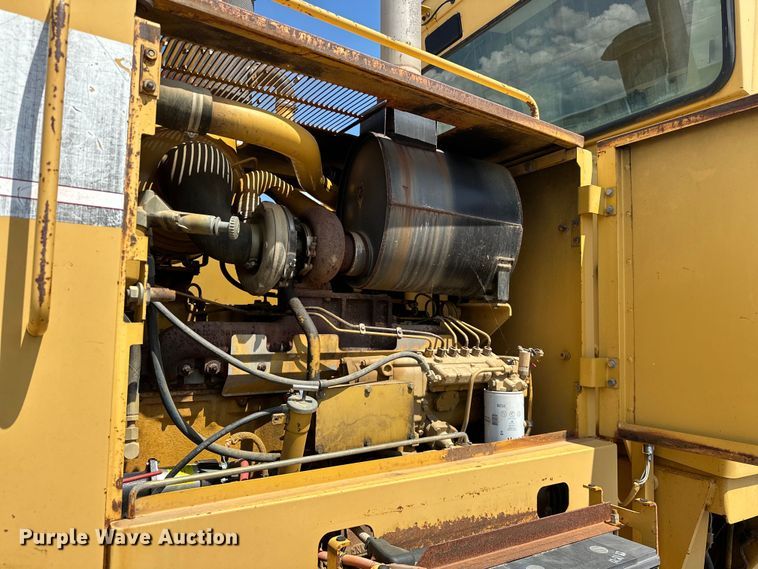 image for item DO7100 1997 Caterpillar  12H motor grader