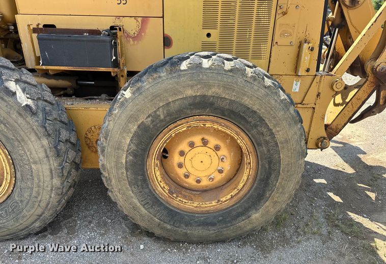 image for item DO7100 1997 Caterpillar  12H motor grader