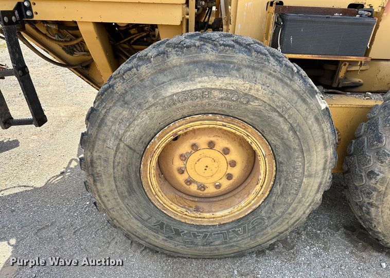 image for item DO7100 1997 Caterpillar  12H motor grader