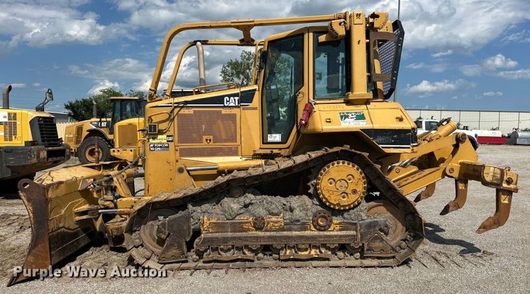 image for item DO7102 2006 Caterpillar  D6N XL dozer
