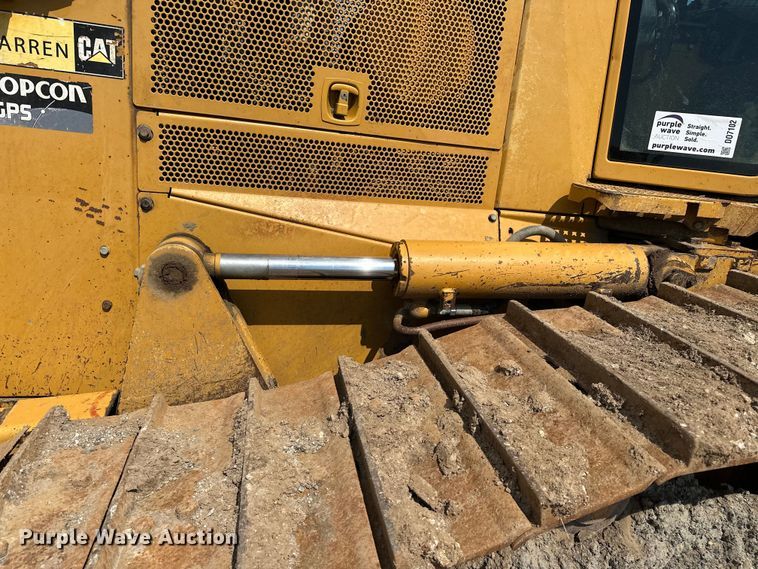 image for item DO7102 2006 Caterpillar  D6N XL dozer