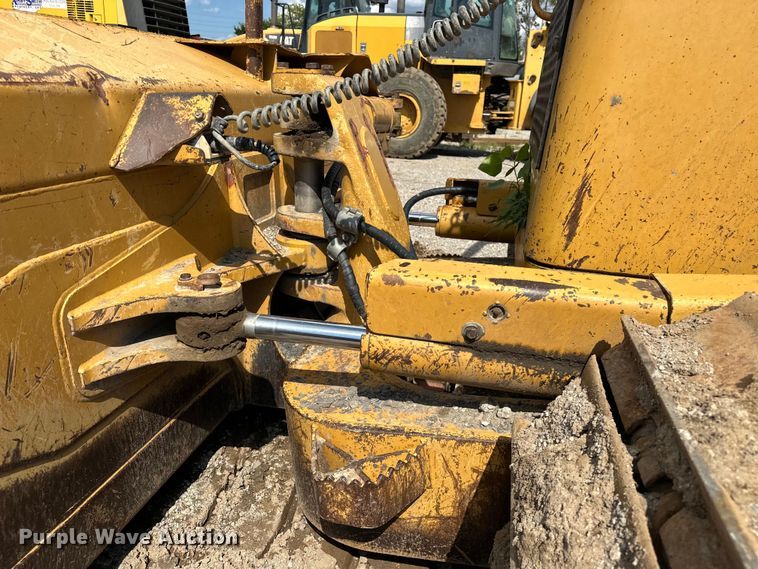 image for item DO7102 2006 Caterpillar  D6N XL dozer