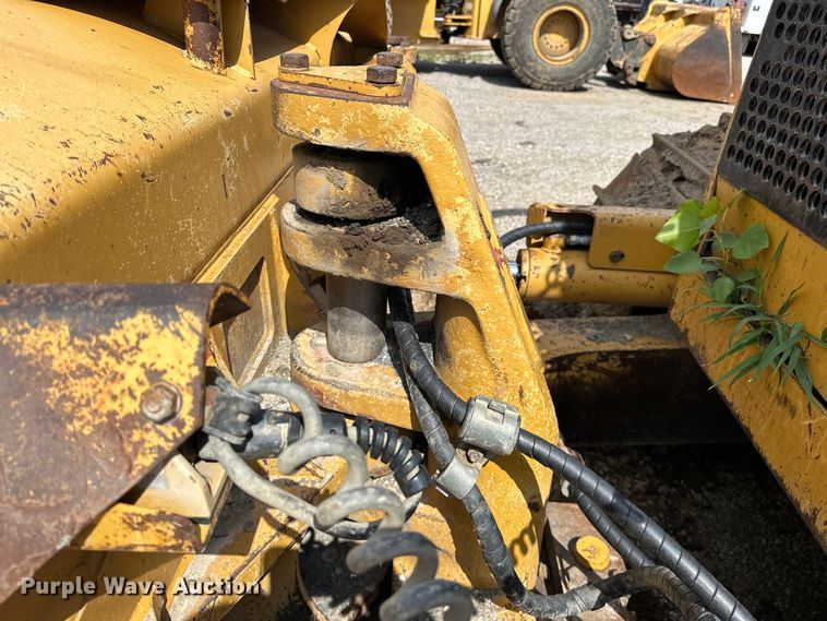 image for item DO7102 2006 Caterpillar  D6N XL dozer