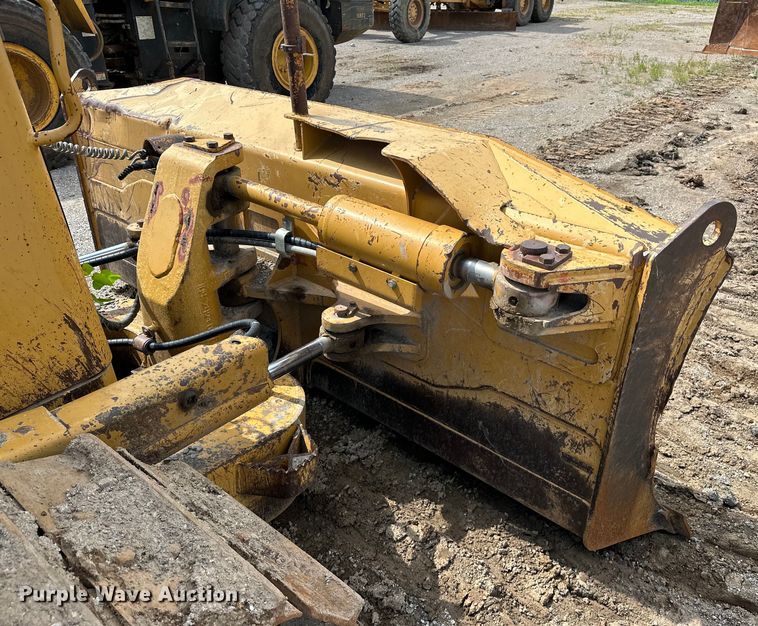 image for item DO7102 2006 Caterpillar  D6N XL dozer