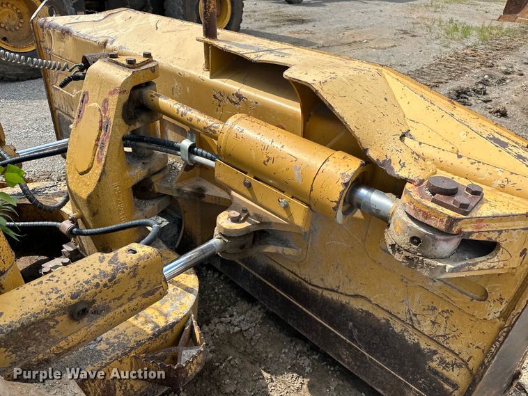 image for item DO7102 2006 Caterpillar  D6N XL dozer