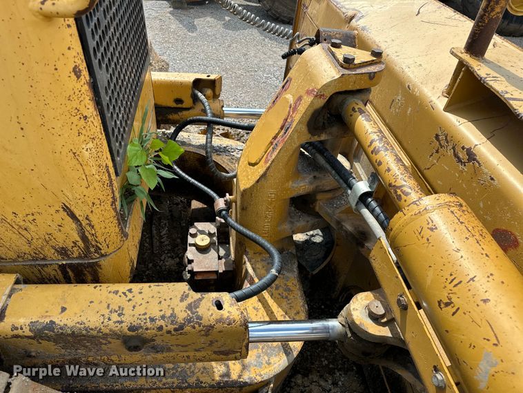 image for item DO7102 2006 Caterpillar  D6N XL dozer