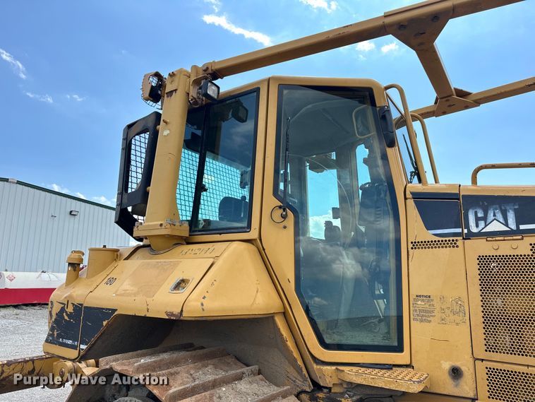 image for item DO7102 2006 Caterpillar  D6N XL dozer