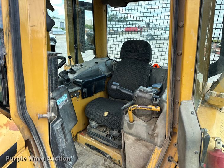 image for item DO7102 2006 Caterpillar  D6N XL dozer