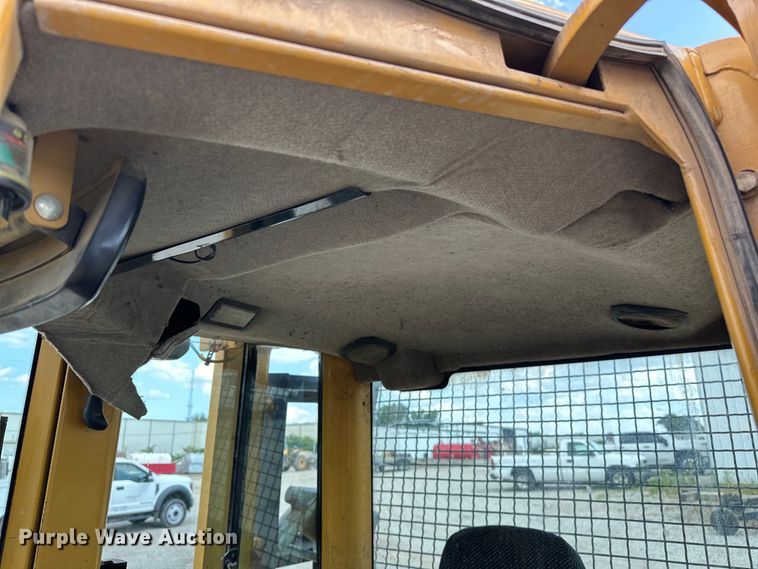 image for item DO7102 2006 Caterpillar  D6N XL dozer