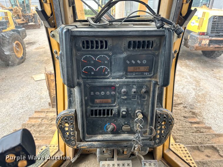 image for item DO7102 2006 Caterpillar  D6N XL dozer