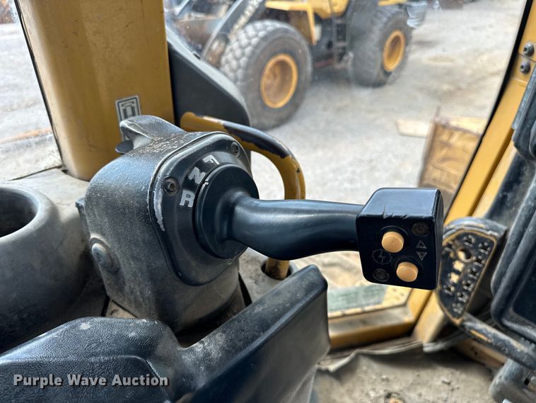 image for item DO7102 2006 Caterpillar  D6N XL dozer