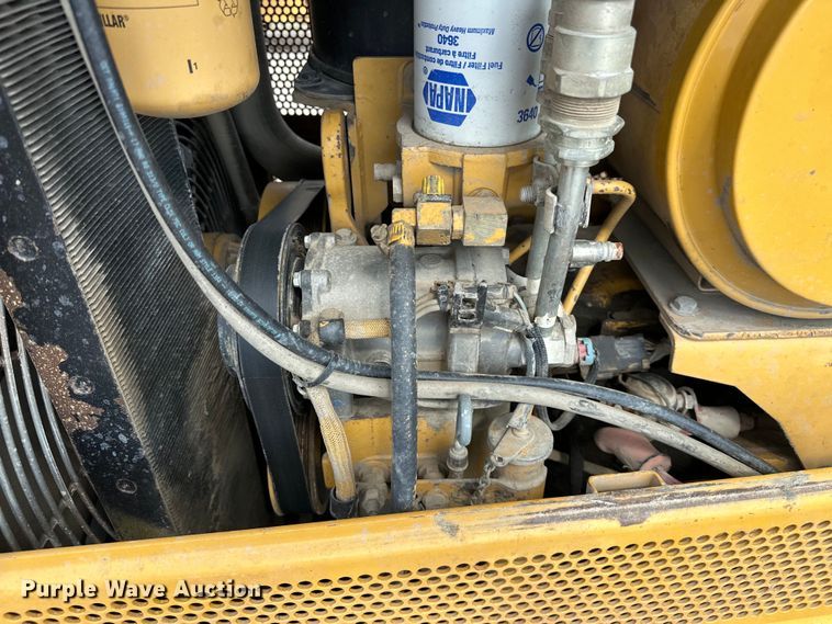 image for item DO7102 2006 Caterpillar  D6N XL dozer