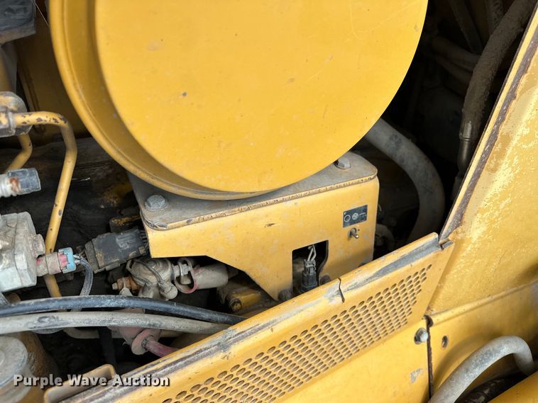 image for item DO7102 2006 Caterpillar  D6N XL dozer