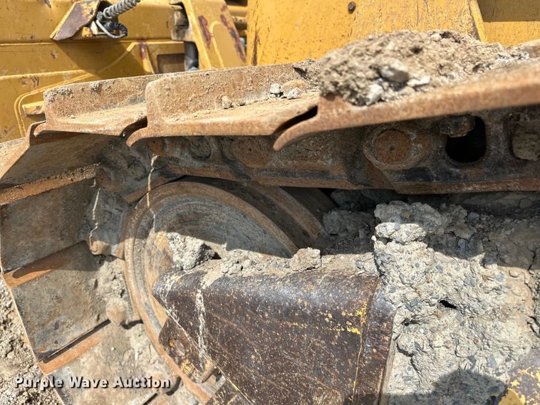 image for item DO7102 2006 Caterpillar  D6N XL dozer
