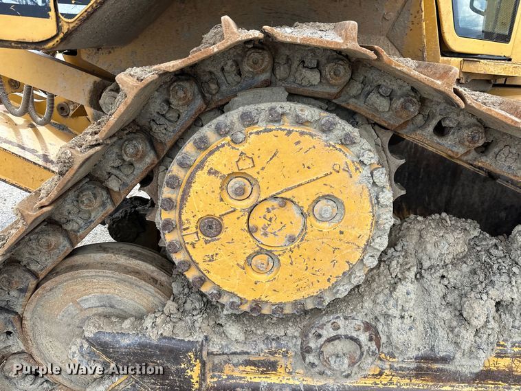 image for item DO7102 2006 Caterpillar  D6N XL dozer