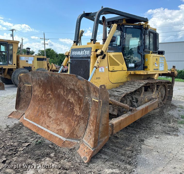 image for item DO7103 2013 Komatsu  D65EX dozer