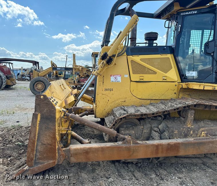image for item DO7103 2013 Komatsu  D65EX dozer
