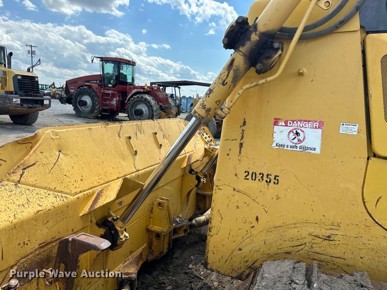 image for item DO7103 2013 Komatsu  D65EX dozer