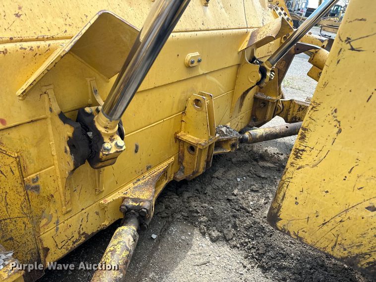 image for item DO7103 2013 Komatsu  D65EX dozer