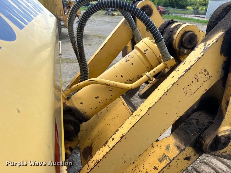 image for item DO7103 2013 Komatsu  D65EX dozer