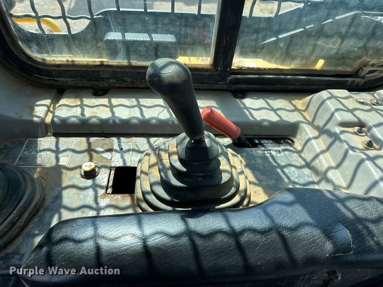 image for item DO7103 2013 Komatsu  D65EX dozer