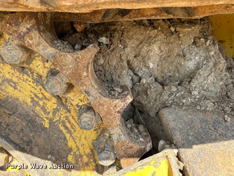 image for item DO7103 2013 Komatsu  D65EX dozer