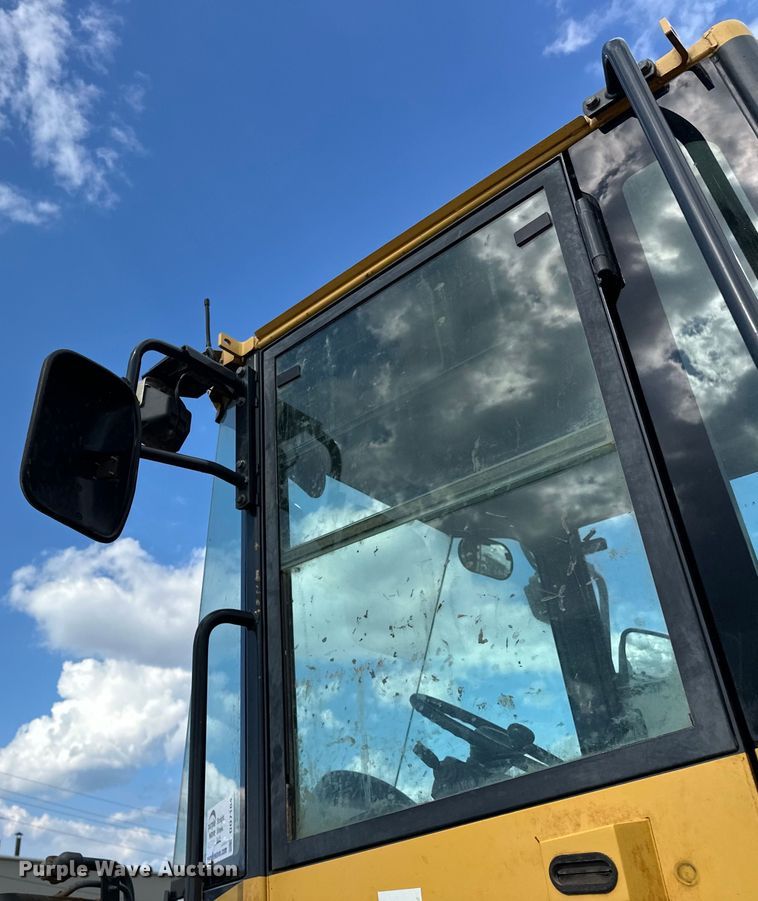 image for item DO7104 2012 Komatsu  WA320PZ-6 wheel loader