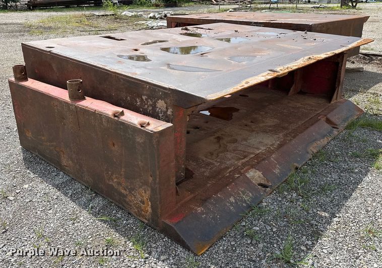 image for item DO7114 (2) trench boxes 