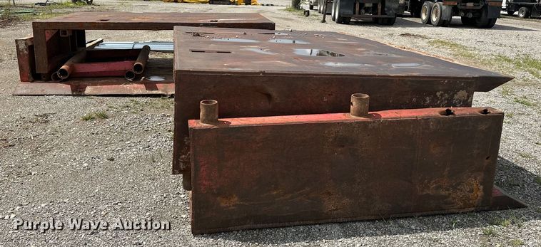 image for item DO7114 (2) trench boxes 