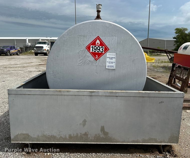 image for item DO7117 Hall Tank Company diesel fuel tank
