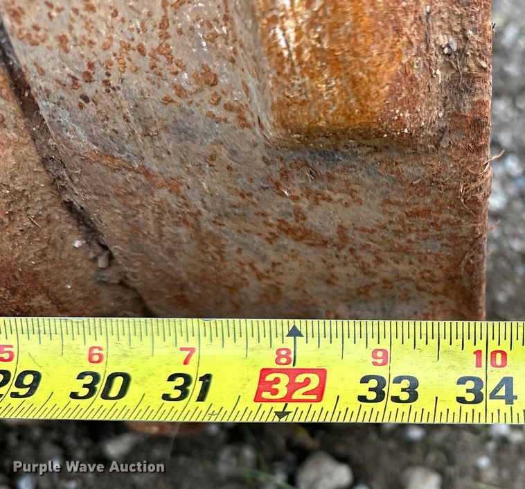 image for item DO7119 Bomag BMP 8500 trench compactor