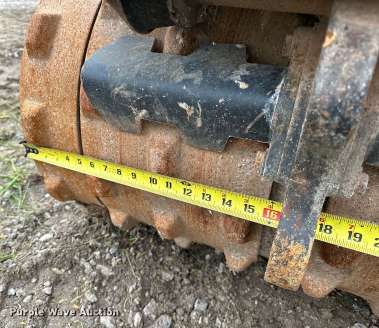 image for item DO7119 Bomag BMP 8500 trench compactor