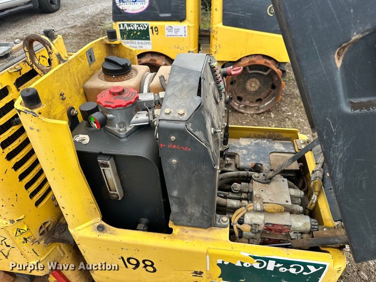 image for item DO7119 Bomag BMP 8500 trench compactor