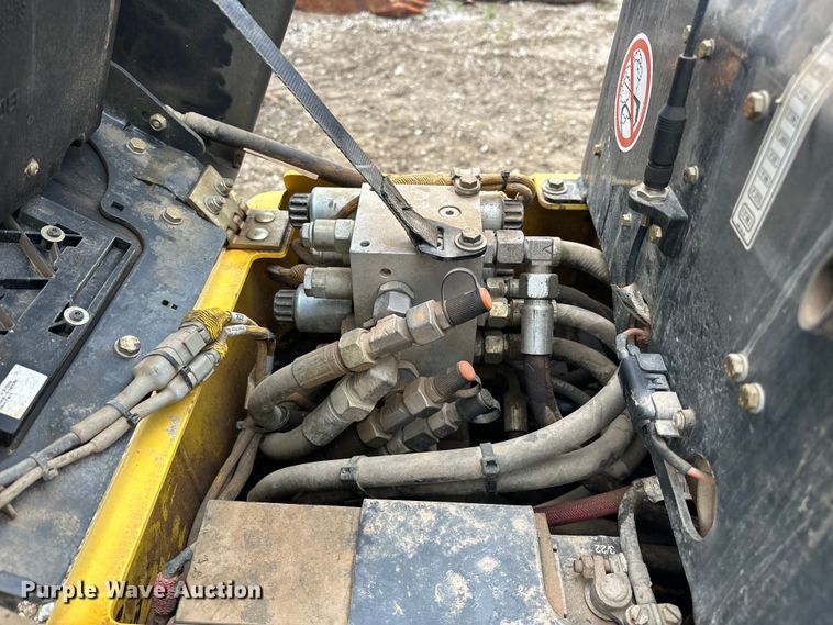 image for item DO7119 Bomag BMP 8500 trench compactor