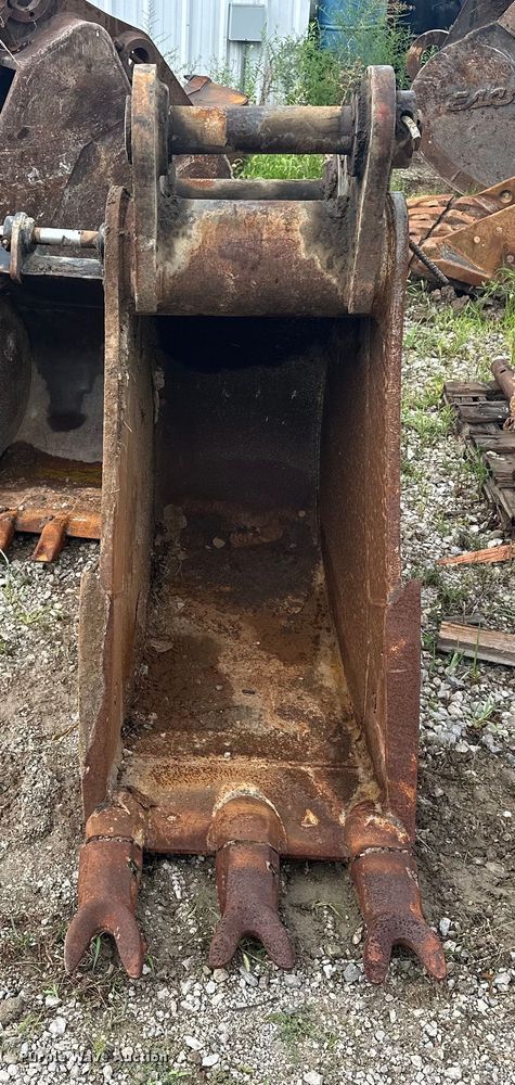 image for item DO7121 (2) excavator buckets