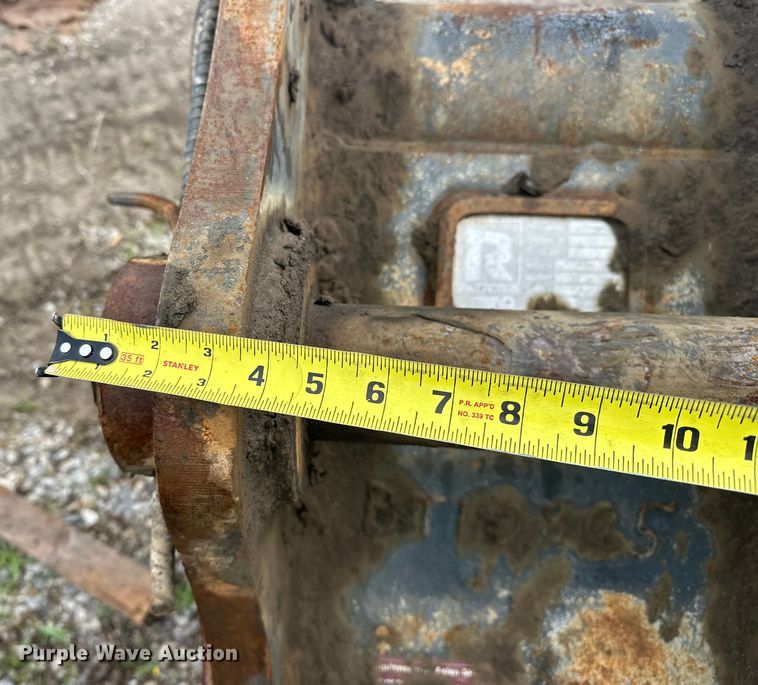 image for item DO7121 (2) excavator buckets