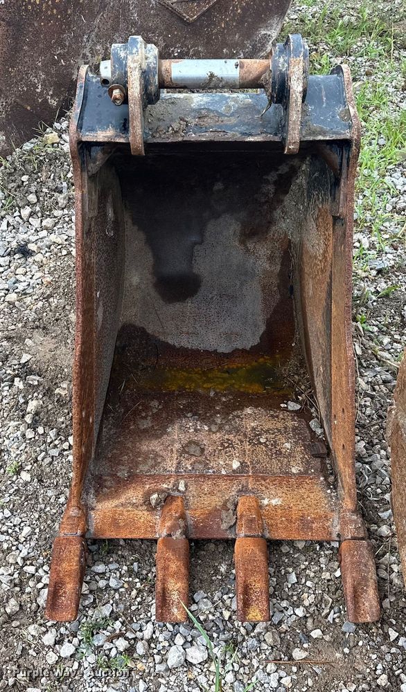 image for item DO7121 (2) excavator buckets