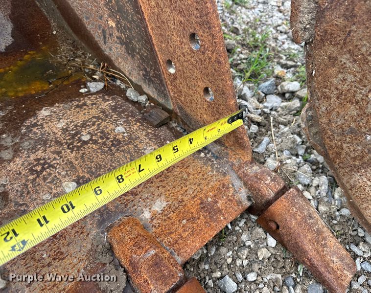 image for item DO7121 (2) excavator buckets