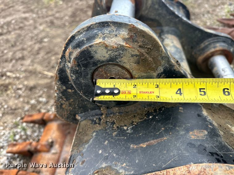 image for item DO7121 (2) excavator buckets